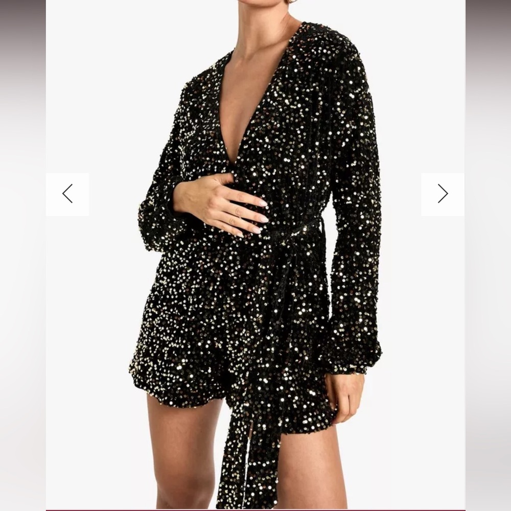 SEQUIN ROMPER NWT SIZE M (8)